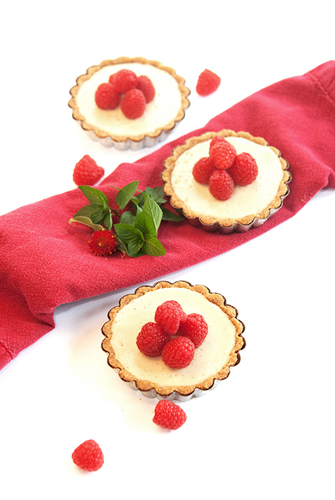 Raspberry Amaretto cheesecakes