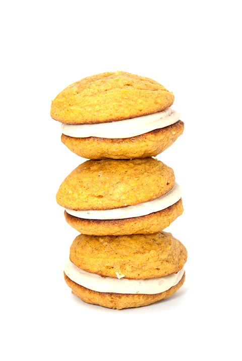 pumpkin maple cream whoopie pie