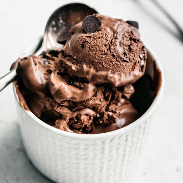 vegan-chocolate-ice-cream